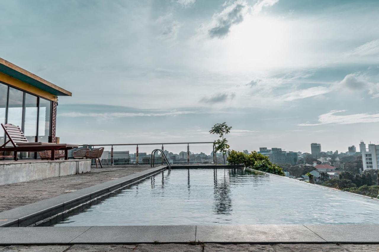 Trillium Boutique City Hotel Коломбо Экстерьер фото