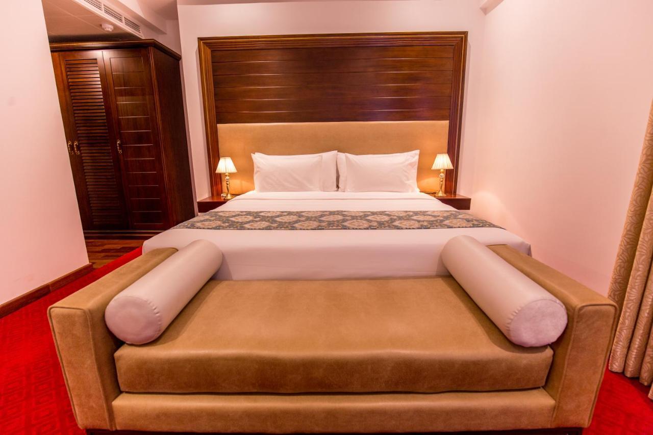 Trillium Boutique City Hotel Коломбо Экстерьер фото