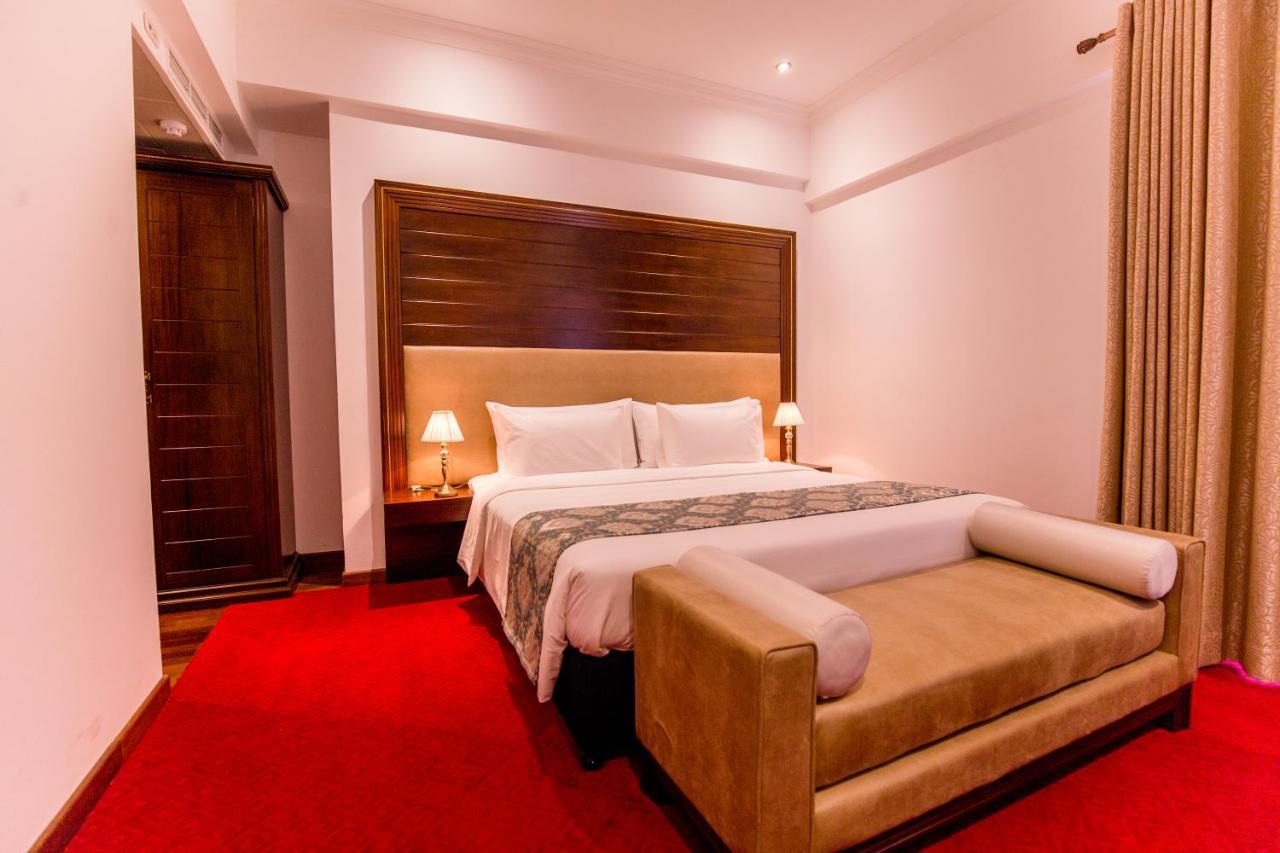 Trillium Boutique City Hotel Коломбо Экстерьер фото
