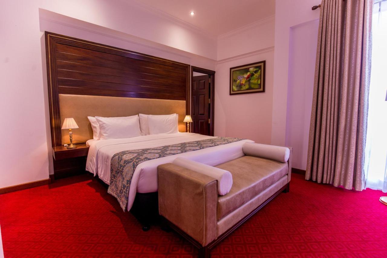 Trillium Boutique City Hotel Коломбо Экстерьер фото