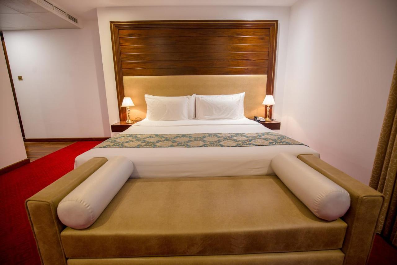 Trillium Boutique City Hotel Коломбо Экстерьер фото