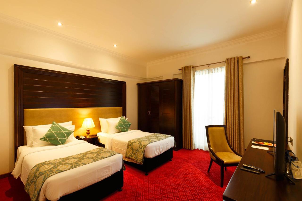 Trillium Boutique City Hotel Коломбо Экстерьер фото
